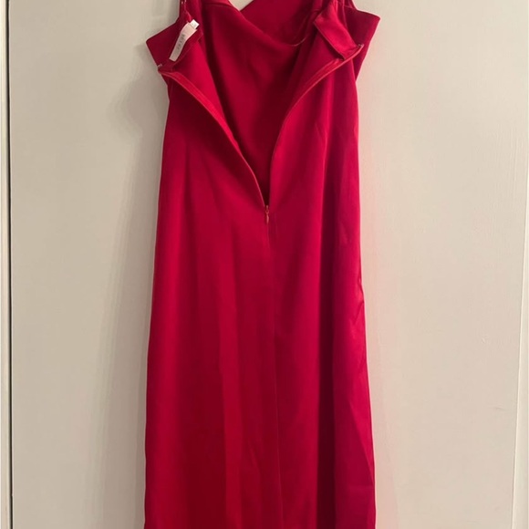 Elegant Red Slip Dress - Picture 3 of 4